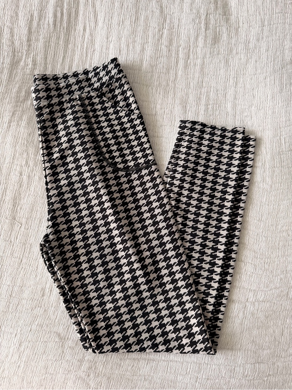 Houndstooth Knit Leggings - Black & White